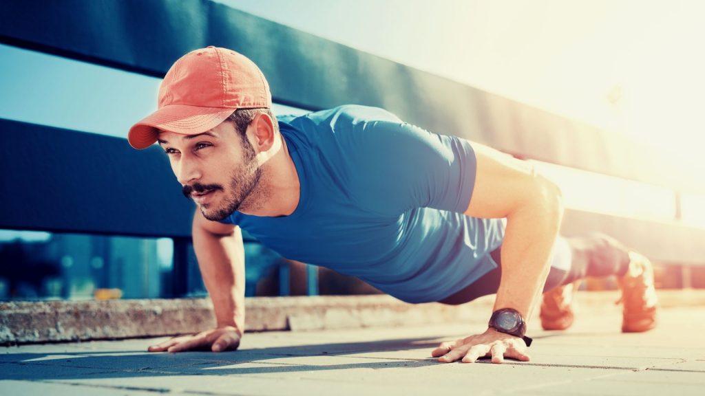 Push up merupakan salah satu rekomendasi Olahraga untuk Orang Kurus