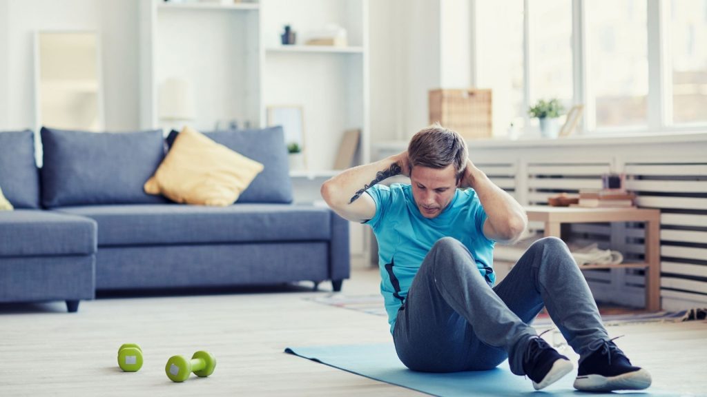 Sit up merupakan salah satu rekomendasi Olahraga untuk Orang Kurus